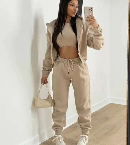 Autumn Trouser Set
Introducing the Autumn Trouser Set
The perfect way to stay stylish and comfortable all season long. This three piece set includes a sweatshirt, trousers, and a sporclothingHi Tech Glam LtdAutumn Trouser Set