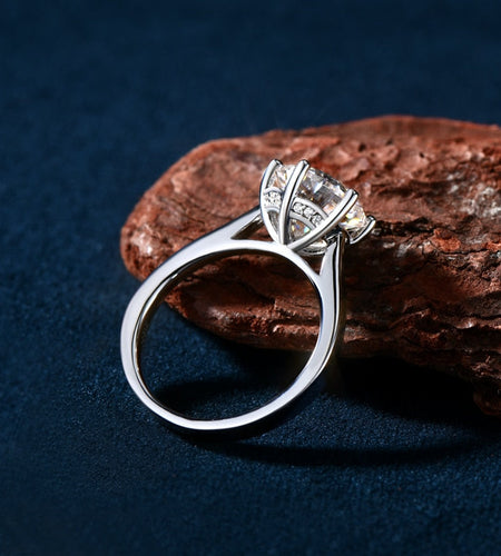 Luxury Moissanite Engagement RingLuxury Moissanite Engagement Ring
Experience the epitome of elegance with our Luxury Moissanite Engagement Ring. This exquisite masterpiece is designed to capture thjewelryHi Tech Glam LtdLuxury Moissanite Engagement Ring